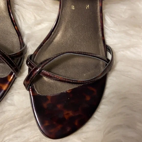 Like new Stuart Weitzman Tortoise Sandal